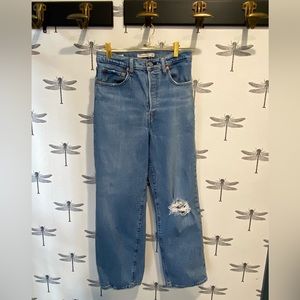 Levi’s ribcage straight jeans, size 28